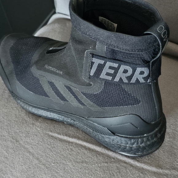 Adidas x Pharrell WilliamsTerrex Free Hike, cold ready (Triple black) - Picture 4 of 8